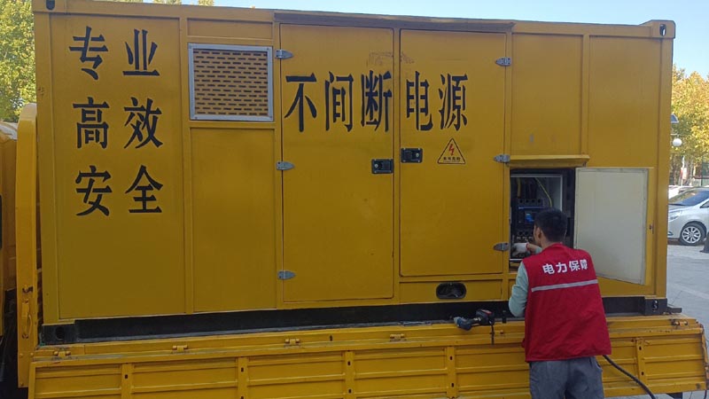 南头镇柴油发电机组和UPS电源配合使用时，如何避免切换过程中的电力中断？